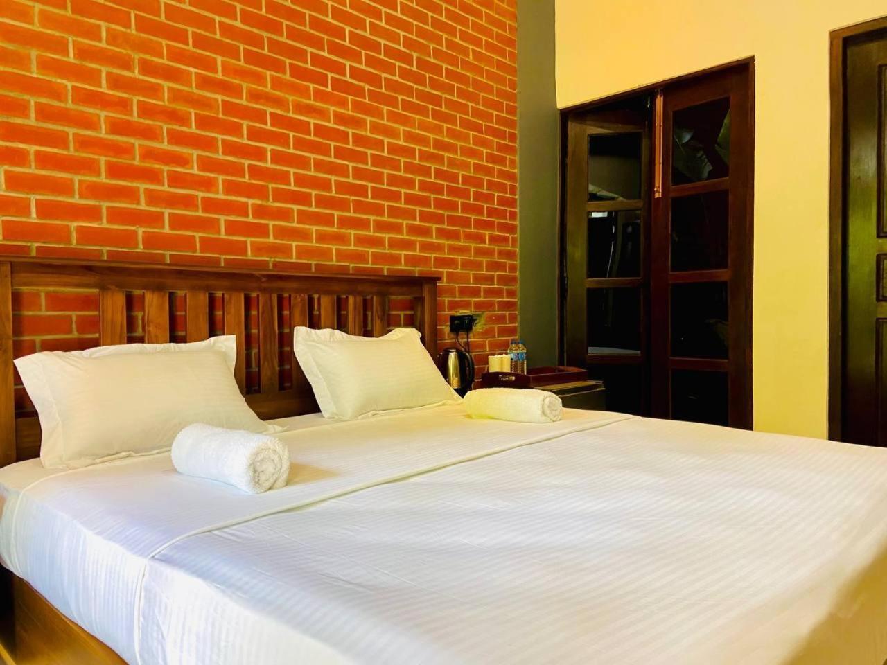 Hotel Coffee House Dambulla Esterno foto
